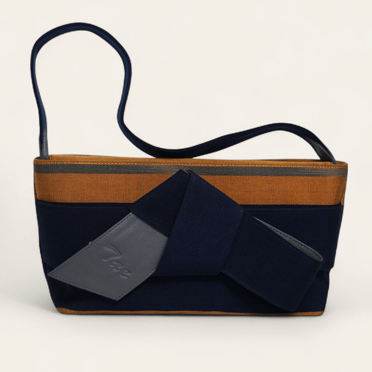 BagTaeSisi Oge Clutch