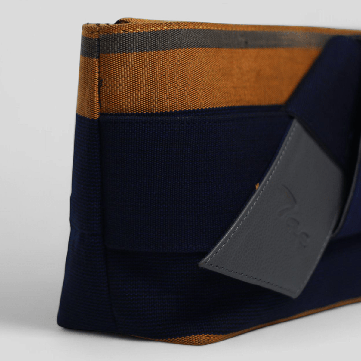 BagTaeSisi Oge Clutch